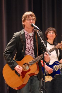 Justin Roberts and the Not Ready for Naptime Players