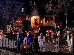 Best Neighborhoods to Trick-or-Treat for Los Angeles Kids