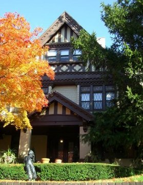 Dyker Heights with Kids: 20 Things to Do for NYC Families