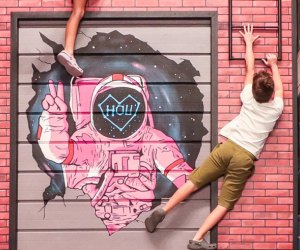 Epic Summer Bucket List of Things To Do in Houston with Kids Museum of Illusions