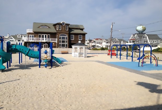 Beachfront playgrounds in New Jersey 33rd Avenue Playground