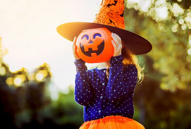 Best Things To Do On Halloween 2022 Halloween Activities Guide For Families In 2022 Mommypoppins Things To Do In Anywhere With Kids