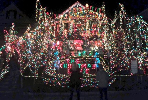 Christmas House Torrington Ct 2022 Our Visit To The Christmas House In Torrington, Connecticut | Mommypoppins  - Things To Do In Connecticut With Kids