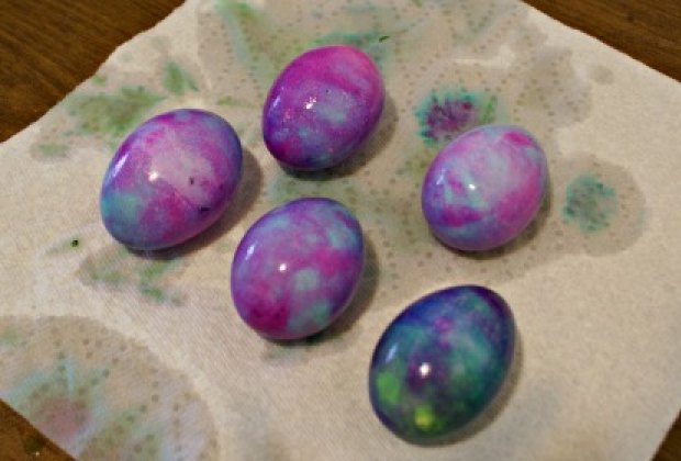 Things To Do In Westchester Today >> Easy Easter Egg Decorating Ideas: Tie Dye Easter Eggs for Preschoolers | Mommy Poppins - Things ... Things To Do In Westchester Today >> Easy Easter Egg Decorating Ideas: Tie Dye Easter Eggs for Preschoolers | Mommy Poppins - Things ...