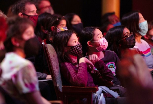 Watch as kids become entranced by a live show. Photo by Alexis Buatti Ramos, courtesy of the New Victory Theater