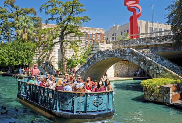 Family Things to Do on the San Antonio River Walk - Family Travel