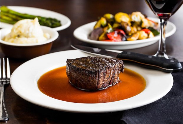 Restaurants Open On Christmas Day Chicago 2022 Kid-Friendly Local Restaurants Open On Christmas Day In Chicago |  Mommypoppins - Things To Do In Chicago With Kids